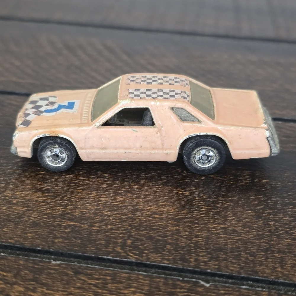 Rare Vintage Hot Wheels 1981 Front Running Ford Fairmont #3 Color Racer Changer